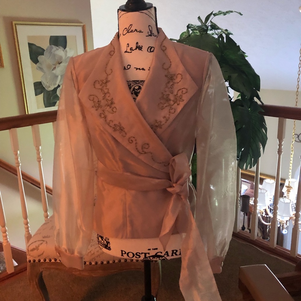 Beautiful NWT dressy holiday top